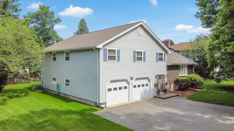 21 Alden Ave, Stoneham, MA 02180