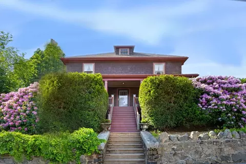 22 Pond St, Marblehead, MA 01945