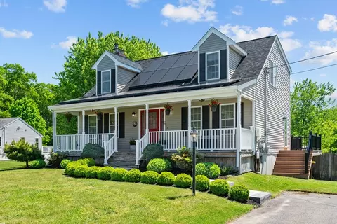 20 Earl St, Acushnet, MA 02743