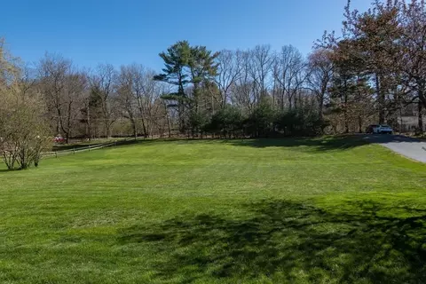 Exterior - 27 Dudley Rd, Sutton, MA 01590 photo 7 of 14