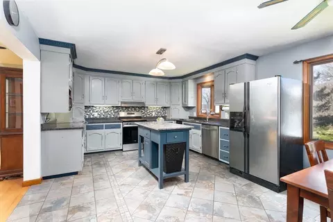 Kitchen - 27 Dudley Rd, Sutton, MA 01590 photo 2 of 3