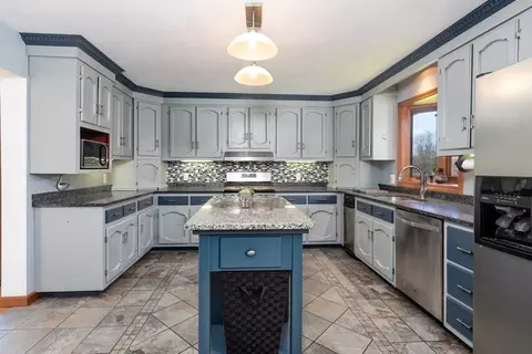Kitchen - 27 Dudley Rd, Sutton, MA 01590 photo 3 of 3