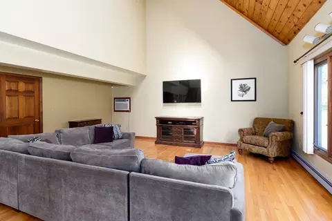 Living - 27 Dudley Rd, Sutton, MA 01590 photo 2 of 4