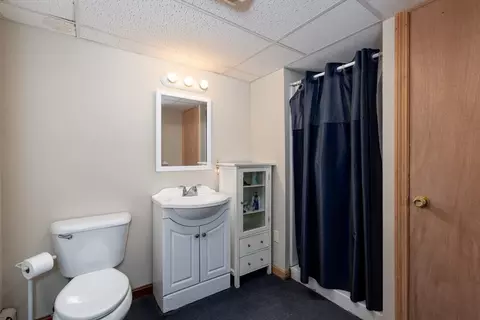 Bath - 27 Dudley Rd, Sutton, MA 01590 photo 2 of 2