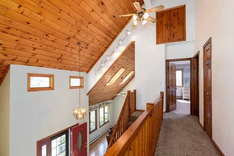Entry Way - 27 Dudley Rd, Sutton, MA 01590 photo 2 of 3