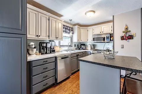 299 Morton St, Springfield, MA 01119 photo 13