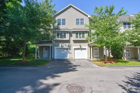 130 Turnpike Rd #18, Chelmsford, MA 01824