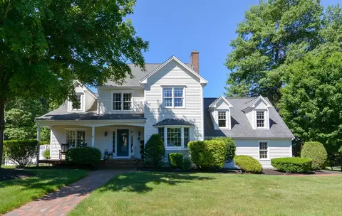 6 Winterberry Ln, Milford, MA 01757