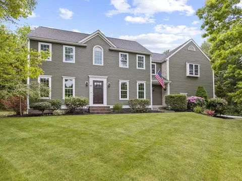 88 Ocean Hill Dr, Kingston, MA 02364