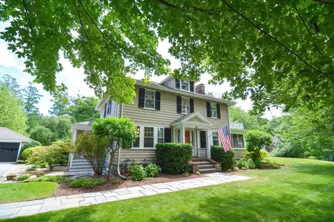 268 Beechwood St, Cohasset, MA 02025
