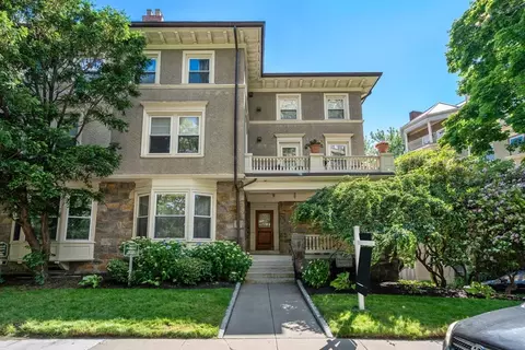19 Regent Cir #1, Brookline, MA 02445