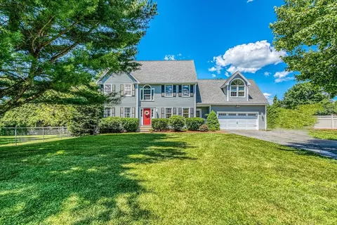 14 Blossom Cir, Natick, MA 01760