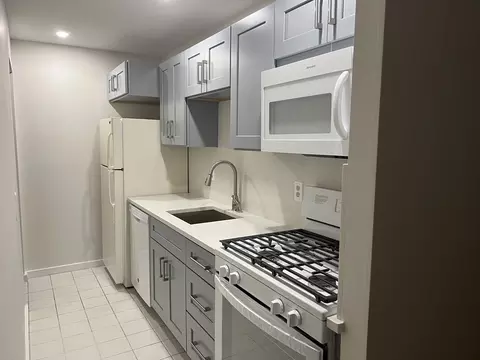 Kitchen - 405 Great Rd #8, Acton, MA 01720 photo 2 of 2