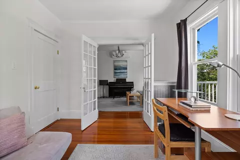 Entry Way - 96 Browne St #3, Brookline, MA 02446 photo 1 of 2