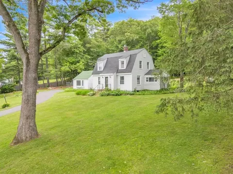 41 Forest St, Erving, MA 01344 photo 2