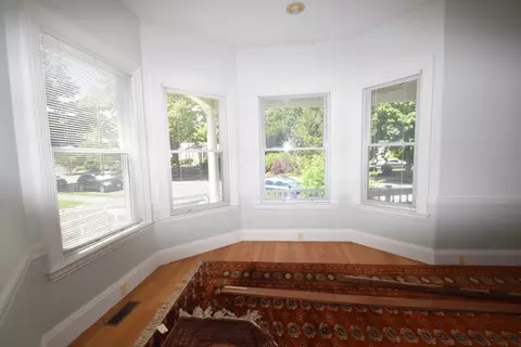 25 Hale St, Beverly, MA 01915 photo 8
