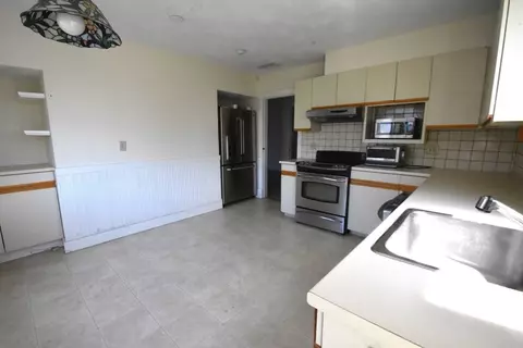 25 Hale St, Beverly, MA 01915 photo 17