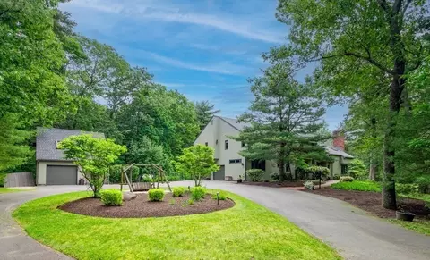 115 Lake St, Sherborn, MA 01770