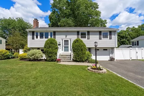 26 Crest Rd, Framingham, MA 01702 photo 2