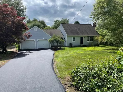 30 Summit St, Belchertown, MA 01007