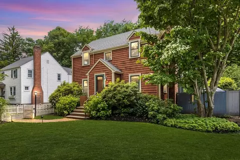 5 Windsor Rd, Stoneham, MA 02180