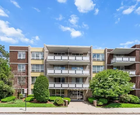 41 Park St #411, Brookline, MA 02445
