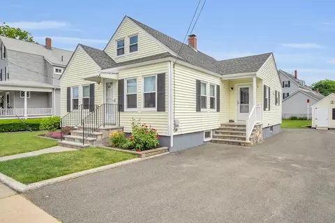 13 Brown St, Peabody, MA 01960
