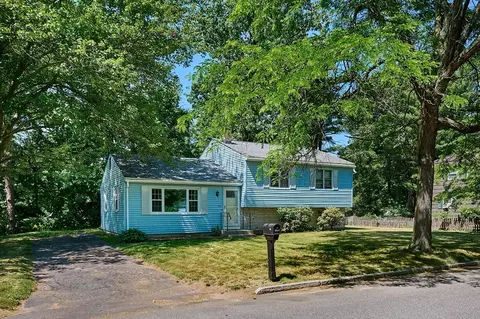 70 So Tallyho Dr, Springfield, MA 01118