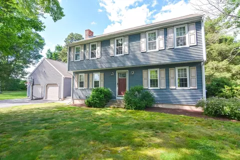 8 Shepardville Dr, Plainville, MA 02762