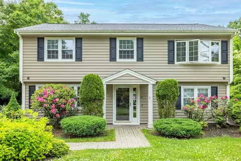 41 Fayette Rd, Bedford, MA 01730