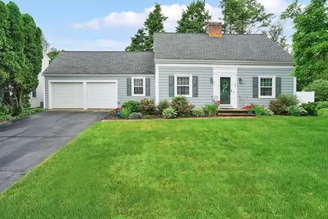 38 Fallston St, Springfield, MA 01119