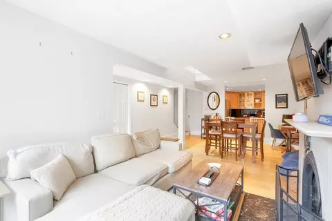219 W Newton St #1, Boston, MA 02116
