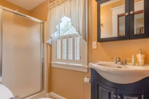 160 Abbott St, Springfield, MA 01118 photo 14