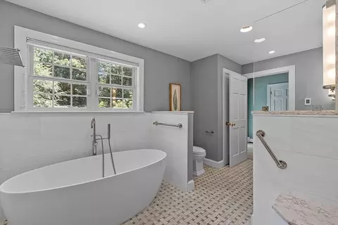 Bath - 9 Wingate Ln, Acton, MA 01720 photo 3 of 5