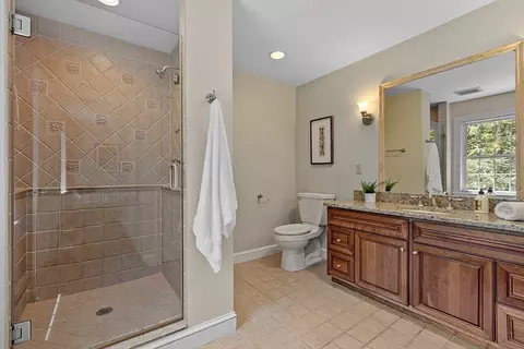 Bath - 9 Wingate Ln, Acton, MA 01720 photo 4 of 5