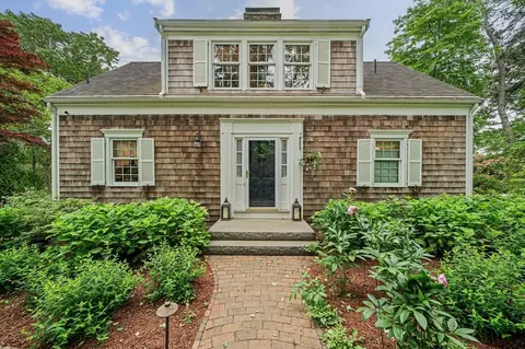 74 Fells Pond Rd, Mashpee, MA 02649