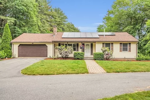 23 Jewett St, Pepperell, MA 01463