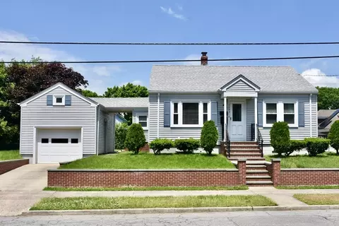 1053 Dewey St, New Bedford, MA 02745