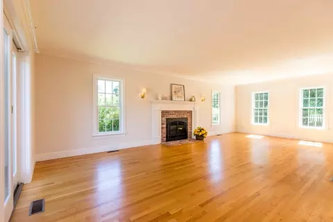 49 Maple St, Barnstable, MA 02668 photo 6