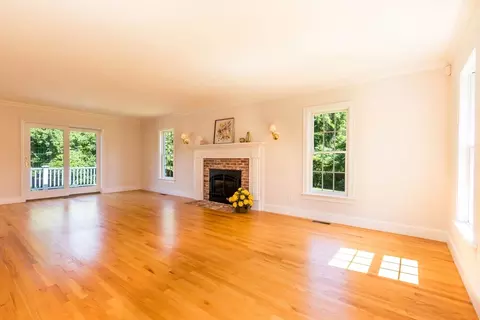 49 Maple St, Barnstable, MA 02668 photo 4
