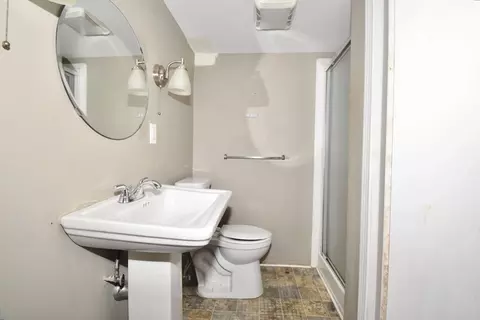 Bath - 17 Old Brook Rd, Springfield, MA 01118 photo 2 of 2