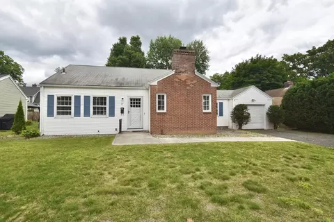 Exterior - 17 Old Brook Rd, Springfield, MA 01118 photo 2 of 6