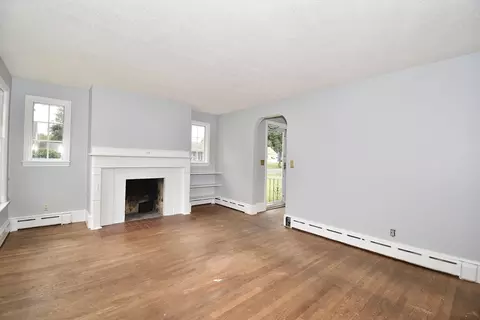 Living - 17 Old Brook Rd, Springfield, MA 01118 photo 1 of 3