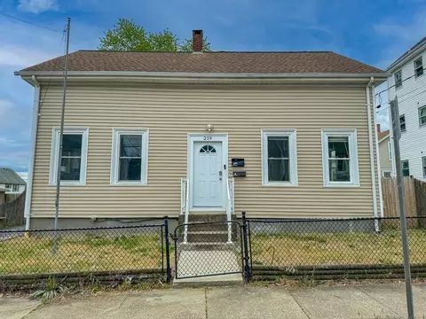 219 Meadow St, Pawtucket, RI 02860