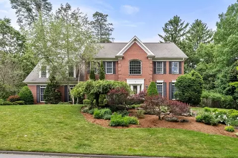 Exterior - 1 Spring Valley Rd, Worcester, MA 01609 photo 2 of 6