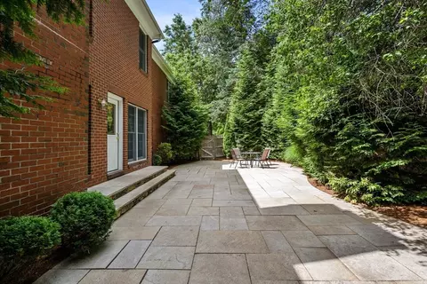 Exterior - 1 Spring Valley Rd, Worcester, MA 01609 photo 4 of 6