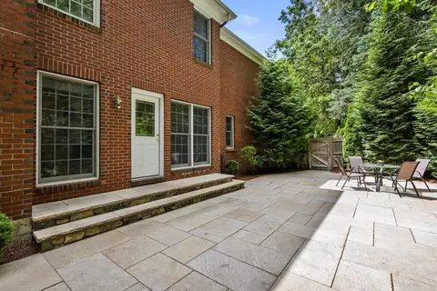Exterior - 1 Spring Valley Rd, Worcester, MA 01609 photo 3 of 6