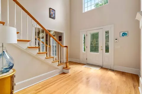 Entry Way - 1 Spring Valley Rd, Worcester, MA 01609 photo 2 of 3