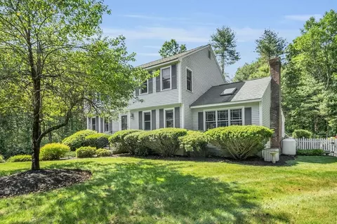 33 Britt Ln, Groton, MA 01450