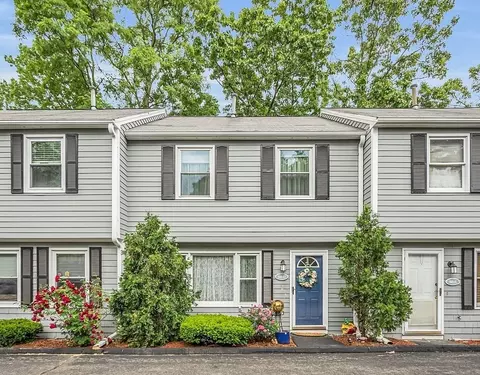 816 Lawrence St #D, Lowell, MA 01852
